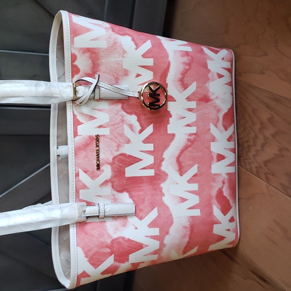 MK tote